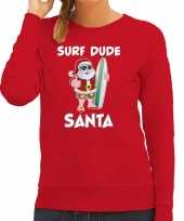 Surf dude santa fun kerstsweater outfit rood dames